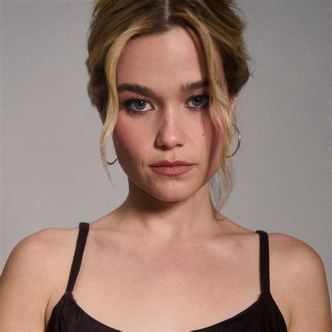 The White Lotus’s Sarah Catherine Hook Knows Who You Think She Looks