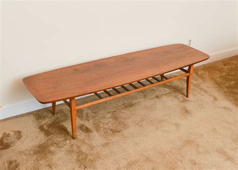 Vintage Mid Century Modern Walnut Coffee Table by Lane | EBTH