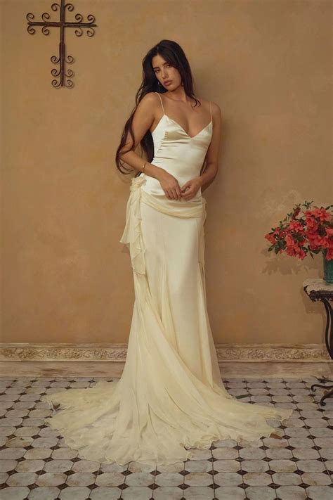 30 Most Beautiful Bridal Dresses For Weddings Entertainmentmesh