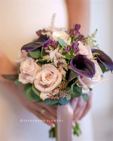 Свадебный букет невесты из каллы в фиолетовой и бежевой гамме | Wedding ...