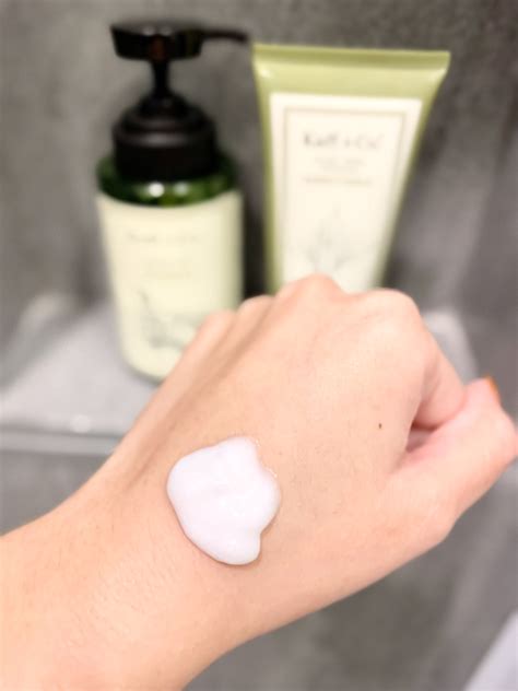 รีวิว ผมเงาสวย มีน้ำหนัก ด้วยแชมพูและครีมนวดผม Kaff & Co. - Ladyissue ...