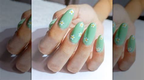 Matcha And Mint Nails Are The Manicure Trend Of The Moment