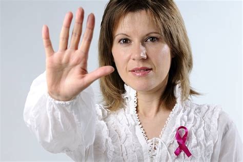 Покалывание в грудной железе: причины, диагностика, лечение