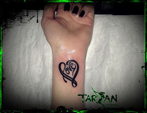 Robert Tattoo Art : Love Tattoo