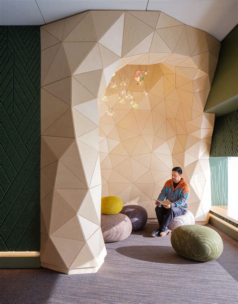 SFO unveils sensory space designed for neurodiverse travelers | KRON4