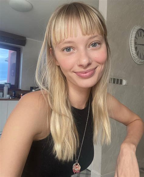 cutie collective selfie  laura marosi ig lauramarosi