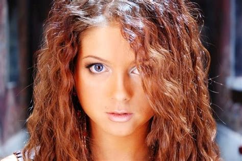Nyusha - O jovem som pop que vem da Russia