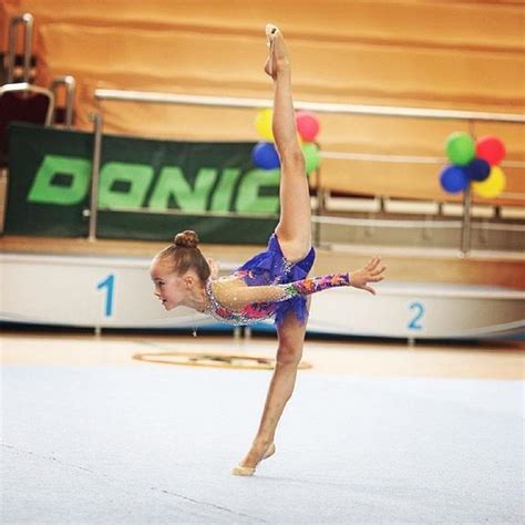 Kristina Pimenova, 10 ans et deux contrats dans des agences de ...