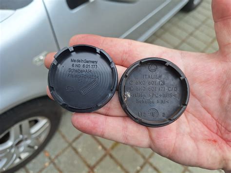 Безрамочные номерные рамки и колпачки на колеса — Volkswagen Golf ...