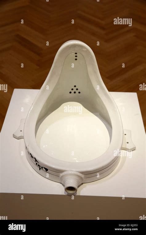 Duchamp marcel fountain hi-res stock photography and images - Alamy