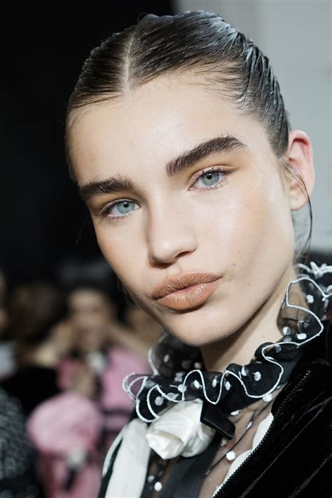 Foto: Robs aconselha o uso de um blush mais leve nas cores rosa