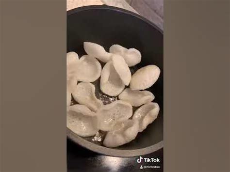 Чипсы из креветок - YouTube