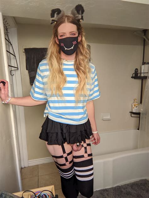 Femboy in Chastity 💕 | Scrolller