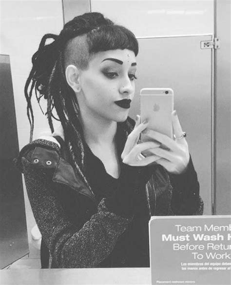 7 Bewitching Dreadlocks To Try With Bangs (2024 Picks)