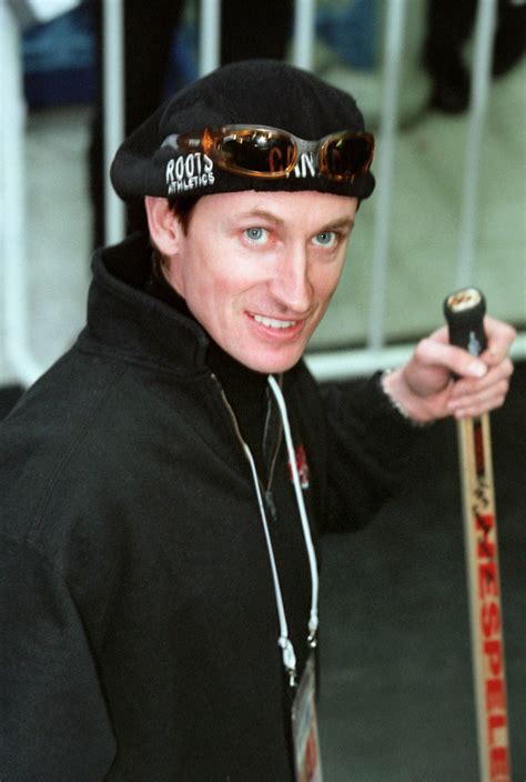 Why Fans Still Talk About The Hilarious Wayne Gretzky Snl Skit Featuring The Legendary Hockey Star In Costume 2