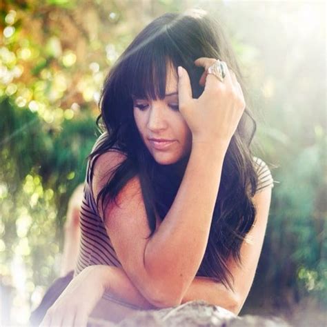 Elizabeth Huett Fan - YouTube