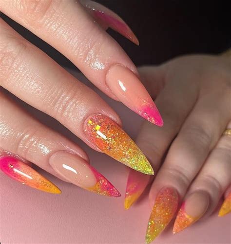 33 Summer Acrylic Nail Designs for Captivating Sun-Kissed Glam