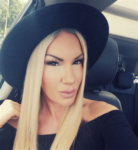 Elicia Solis (33 фото)