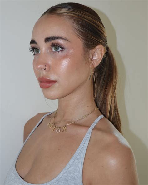 Mia Beyer | 📸 | Instagram