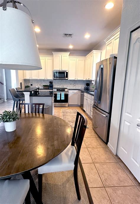 how much to paint cabinets in kitchen 12