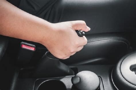 jadi penyebab rem tangan mobil tidak pakem