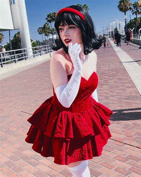 Tech-enhanced costumes for the rockettes will debut this season 15