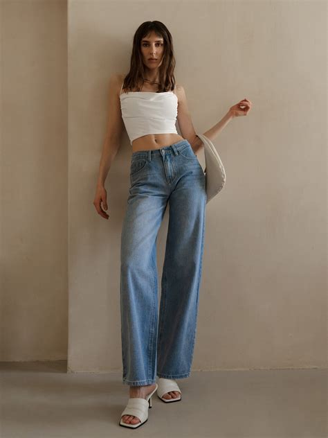 Свободные джинсы на низкой посадке :: LICHI - Online fashion store