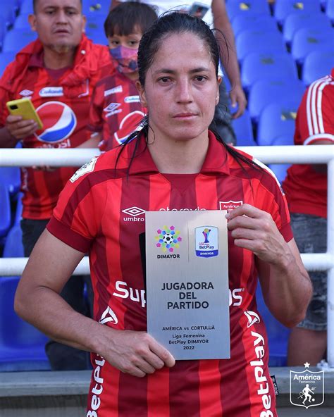 🎖 Nuestra volante Diana Ospina... - América de Cali Femenino