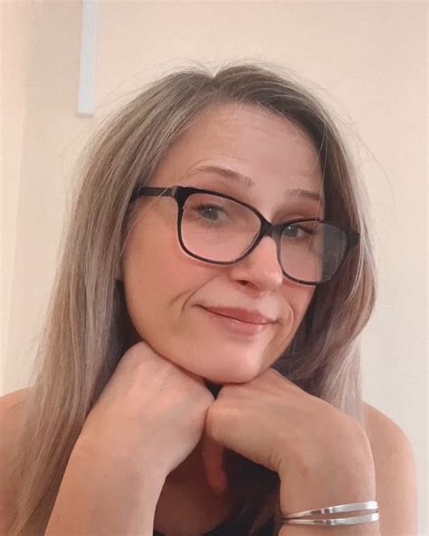 older women dating service 1