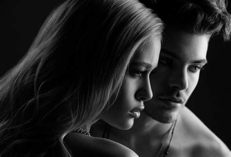 Sexy - B&W Couple's Boudoir