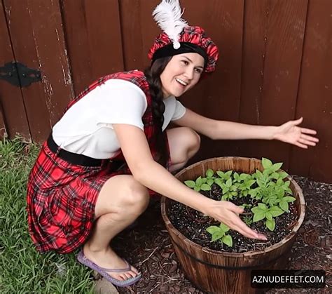 SYDNEY WATSON Feet - AZNudeFeet