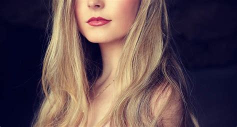 Karley Scott Collins (Actress) Wiki, Biography, Age, Boyfriend, Family ...