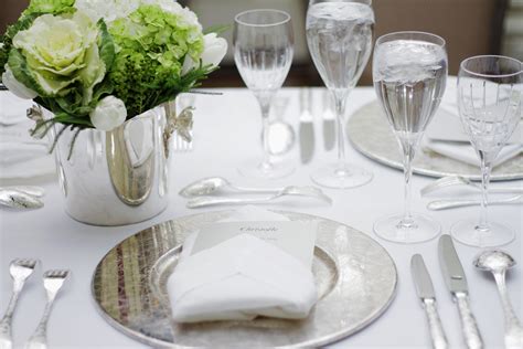 From Accidental Cloth to Tablecloth – the First Layer to a Perfect Table