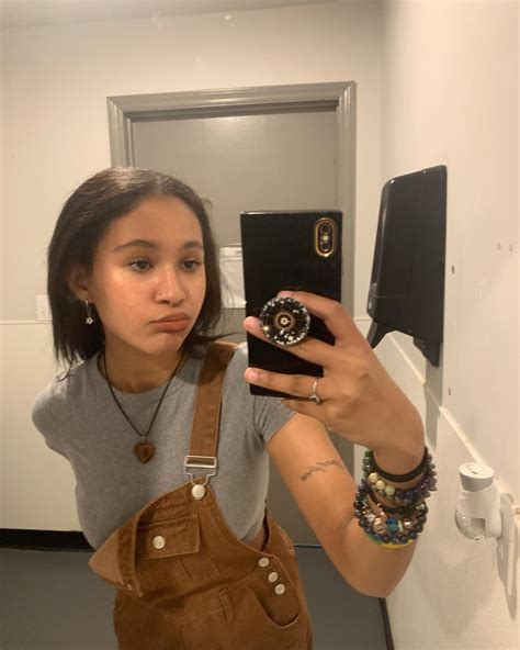 desirae (@raeweath) • Instagram photos and videos