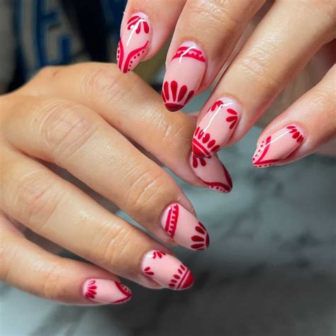 17 Simple & Easy Paris Nail Designs