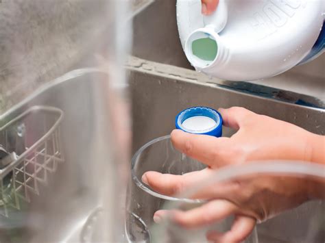 how to use bleach to clean shower