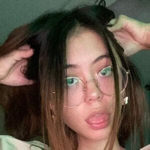 Tiptoe Tingles ASMR - Age, Family, Bio | Famous Birthdays