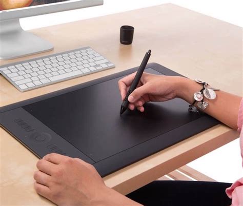 Wacom Intuos – Pro Pen and Touch Tablet | OhGizmo!