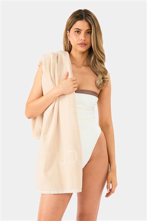 Palma One Piece – Nyud