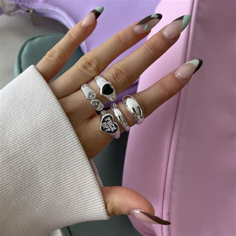 We Ring – EVRYJEWELS
