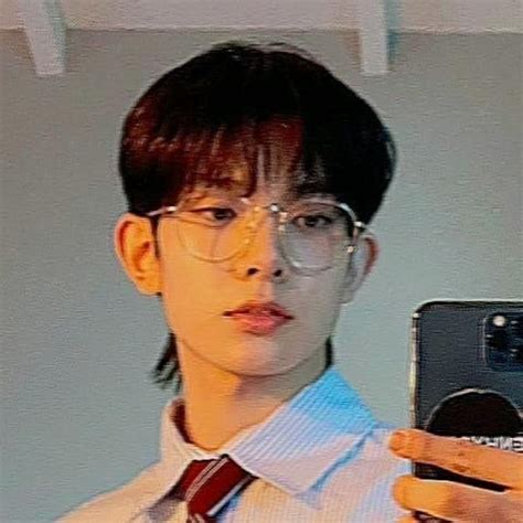 kpop idol life ; part 1 - Quiz | Quotev