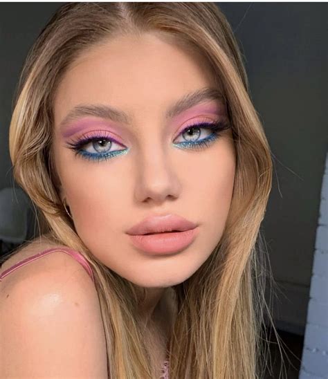 Pin by Graphic designer | logo | iden on Цветной мейк | Pink makeup ...