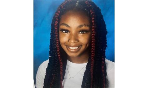 Famous YouTuber Zara Dar Quits PhD to Become Full-Time OnlyFans Creator