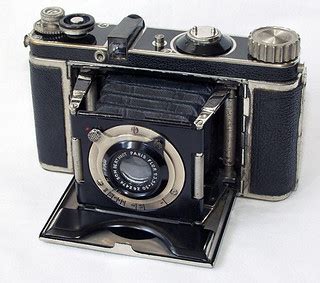Elax - Camera-wiki.org - The free camera encyclopedia