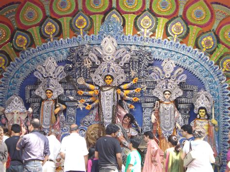 11 Famous Durga Puja Pandals in Kolkata You Must Visit in 2021