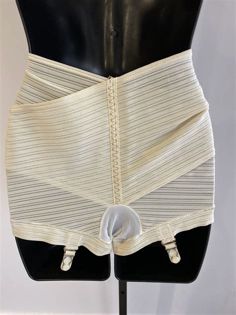 Pin-Up Girdle Vintage 50s Peter Pan Little X Beige Silky Sheer Satin