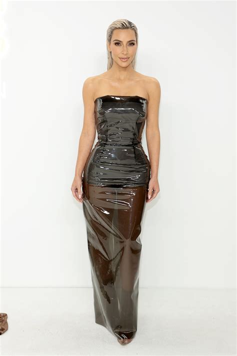 Kim Kardashian gana en los CFDA Awards 2022 con un sexy vestido de