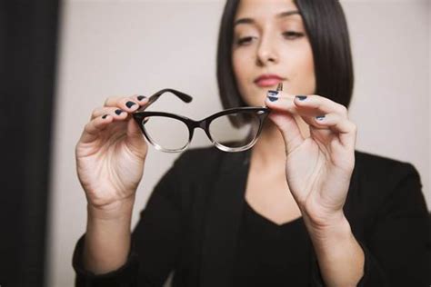 7 Ways to Prevent Eye Strain from a Computer Screen – Samsung Newsroom ...