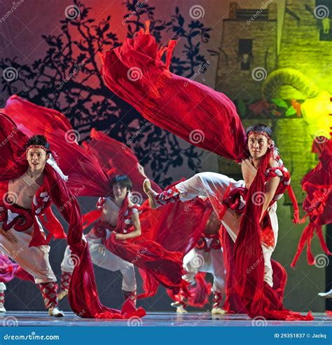 Chinese Qiang National Dancers Editorial Photography - Image of drama