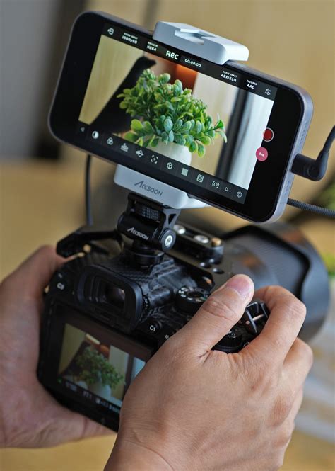 Monitor. Stream. Share. Marry your camera to iPhone or iPad with the
